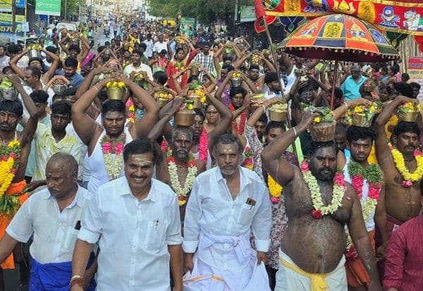  சிங்கம்புணரியில் பால்குட விழா