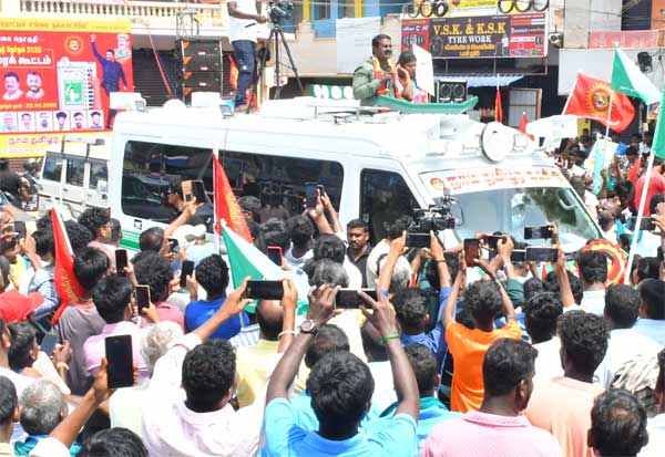 தொகுதி வரையறை எனும் பெயரில் தமிழகத்தை சீர்குலைத்தவர் கருணாநிதி: சீமான் கடும் தாக்கு