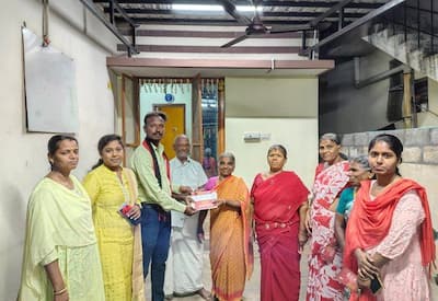 ரூ.8,000 கூப்பன் வினியோகித்த திமுகவினர்: கடைகளில் வாக்குவாதம் செய்த பெண்கள்