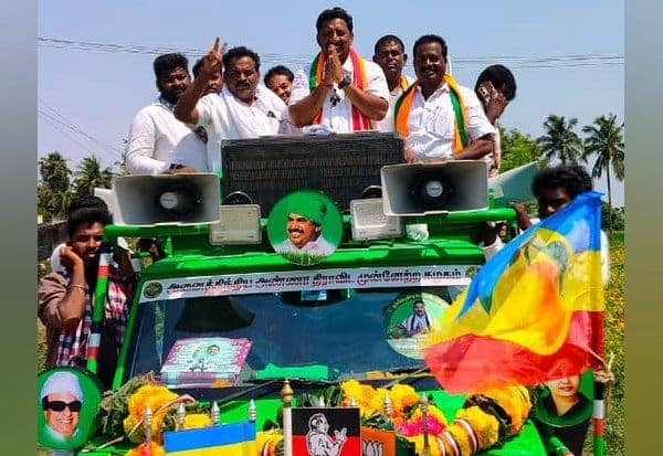  தி.மு.க., வேட்பாளர் என்ன செய்தார்? கும்மிடி அ.தி.மு.க., வேட்பாளர் கேள்வி