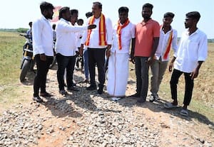  கடம்பத்துார், பூண்டி ஒன்றியங்களில் சாலை, பஸ் வசதி ஏற்படுத்தப்படும் த.வெ.க., வேட்பாளர் அருண்குமார் உறுதி