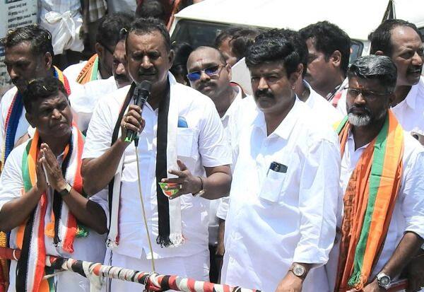  'டான்டீ' தொழிலாளர்களுக்கு சொந்த வீடு அ.தி.மு.க., பிரசார கூட்டத்தில் வேலுமணி உறுதி