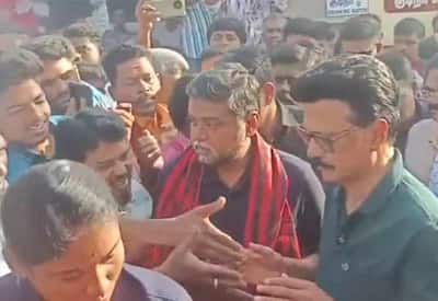 தர்மபுரியில் இன்று பிரசாரம்; நடைபயிற்சியின் போது ஓட்டு சேகரித்த முதல்வர் ஸ்டாலின்