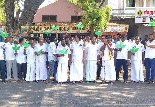  அரசு ஊழியர், அலுவலர்களுக்கு பொய் வாக்குறுதி அளித்து ஏமாற்றியது தி.மு.க.,: அ.தி.மு.க., வேட்பாளர் ராஜிவ்காந்தி குற்றச்சாட்டு