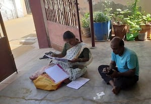  'பூத் சிலிப்' வழங்கும் பணி: சூலுார் தொகுதியில் ஜரூர்