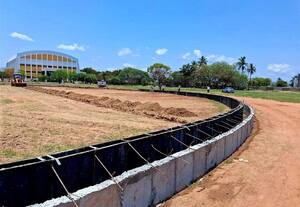  ரூ.9.5 கோடியில் செயற்கை ஓடுதள பாதை பணி :காரைக்கால் விளையாட்டு மைதானத்தில் 'ஜரூர்'