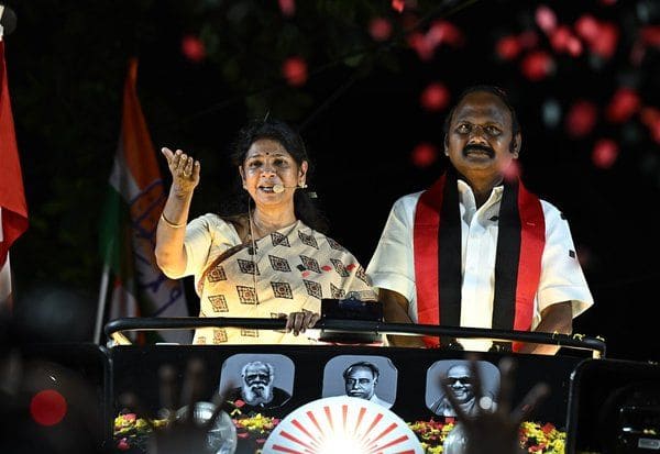  மயிலை வேலுவிற்கு ஆதரவாக கனிமொழி தீவிர பிரசாரம்