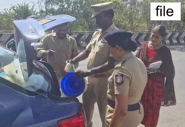  சென்னையில் ரூ.245 கோடி தங்க, வைர நகைகள் பறிமுதல்; பறக்கும் படை நடவடிக்கை