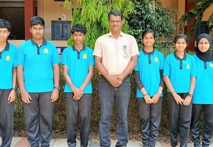  திறனாய்வு தேர்வில் வெற்றி பெற்ற மாணவர்களுக்கு பாராட்டு