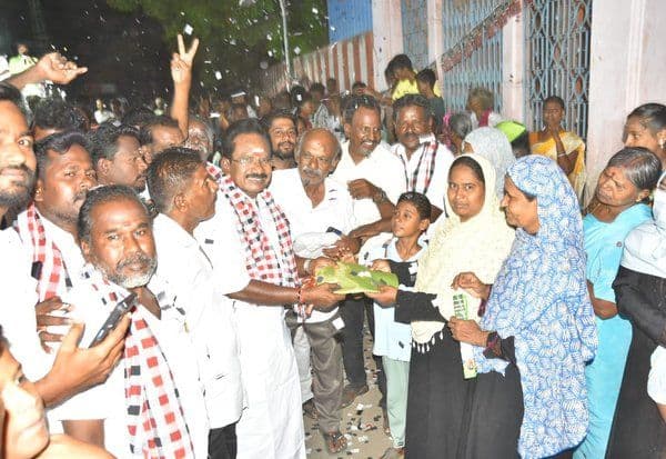  எந்நேரத்திலும் உதவக்கூடியவன் கூப்பிட்ட குரலுக்கு வருபவன்: சாதனைகளை சொல்லி செல்லுார் ராஜூ பிரசாரம்