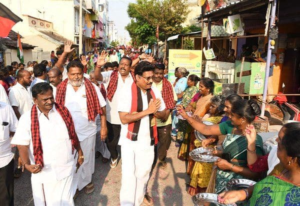திருக்கோவிலுார் நகராட்சியில் வளர்ச்சி பணி தொடர வாய்ப்பளியுங்கள்: தி.மு.க., வேட்பாளர் கவுதம சிகாமணி