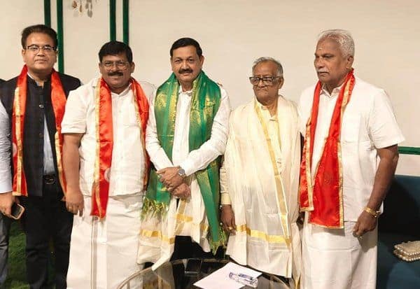 அகில இந்திய வர்த்தக சம்மேளன மூத்த துணை தலைவர் தேர்வு
