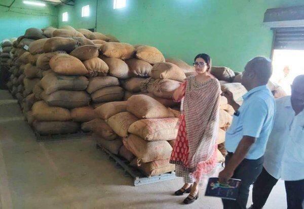  மார்க்கெட் கமிட்டியில் கலெக்டர் அதிரடி ஆய்வு