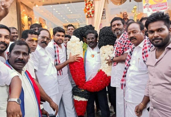  திருப்போரூர் பேரூராட்சி பகுதிகளில் பா.ம.க., வேட்பாளர் பாலு தீவிர பிரசாரம்