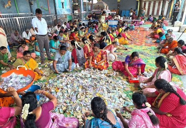  சிறுவாபுரி கோவில் உண்டியல் வசூல் ரூ.83.82 லட்சம், 51 கிராம் தங்கம்