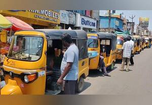  காஸ் தட்டுப்பாட்டால் ஆட்டோக்கள் காத்திருப்பு