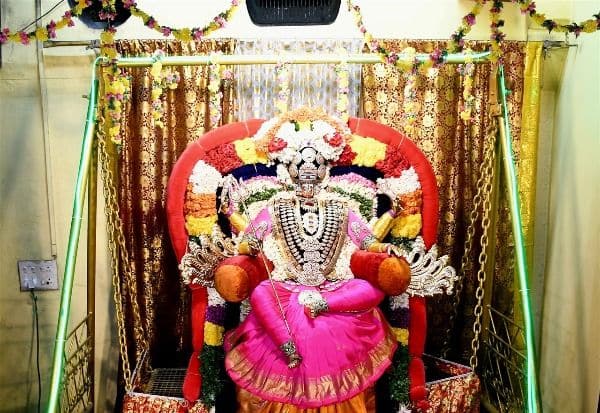  அங்காள பரமேஸ்வரி அம்மன் கோவிலில் ஊஞ்சல் உற்சவம்