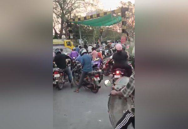  பொத்தேரி ரயில்வே கேட் பகுதியில் சுரங்க பாதை அமைக்க கோரிக்கை