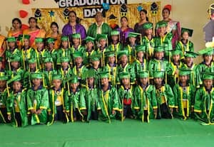  கிரீன் பாரடைஸ் பள்ளியில் மழலையர் பட்டமளிப்பு விழா