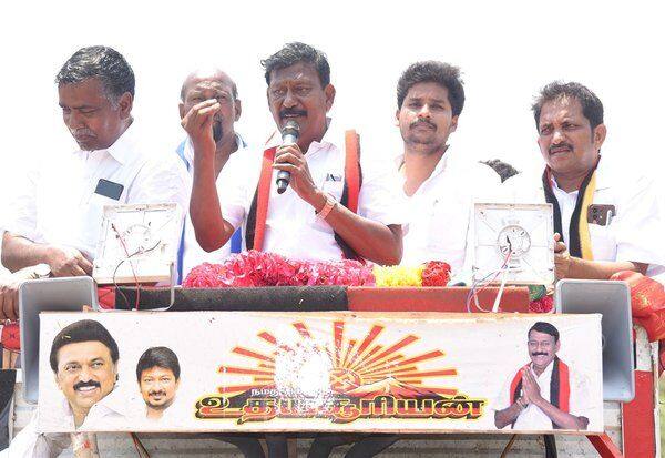 வாக்குறுதிகளை நிறைவேற்றியது தி.மு.க., வாக்குறுதிகளில் ஏமாற்றியது அ.தி.மு.க.,: கும்மிடி வேட்பாளர் கோவிந்தராஜன்