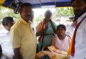  குழந்தைக்கு பெயர் சூட்டி பா.ம.க., வேட்பாளர் வாழ்த்து