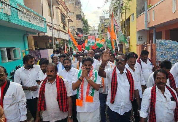  மேம்பாலங்களால் குறைந்த போக்குவரத்து நெரிசல் :காங்கிரஸ் வேட்பாளர் ஹசன் மவுலானா பிரசாரம