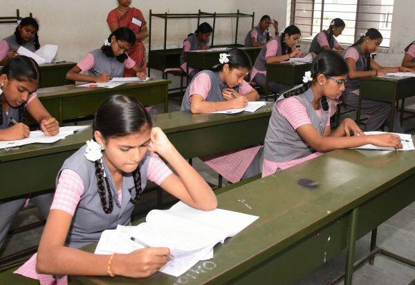  'எமிஸ்' தளத்தில் பிரச்னை; மதிப்பெண் பதிவதில் சிக்கல்