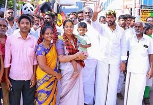  பெண்களுக்கான வளர்ச்சித் திட்டங்களில் தி.மு.க., அரசு 'நம்பர் ஒன்' * திருப்பரங்குன்றம் தி.மு.க., வேட்பாளர் கிருத்திகா தங்கபாண்டி பிரசாரம்