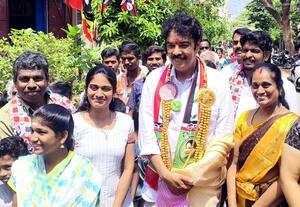  எனது கேள்விகளால் தி.மு.க.,வினருக்கு கலக்கம்:  மத்திய தொகுதி புதிய நீதிக்கட்சி வேட்பாளர் சுந்தர் சி பிரசாரம்