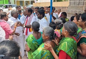  அ.தி.மு.க., ஆட்சியில் தடையற்ற மின்சாரம் வழங்கினோம் வேட்பாளர் குமரகுரு பெருமிதம்