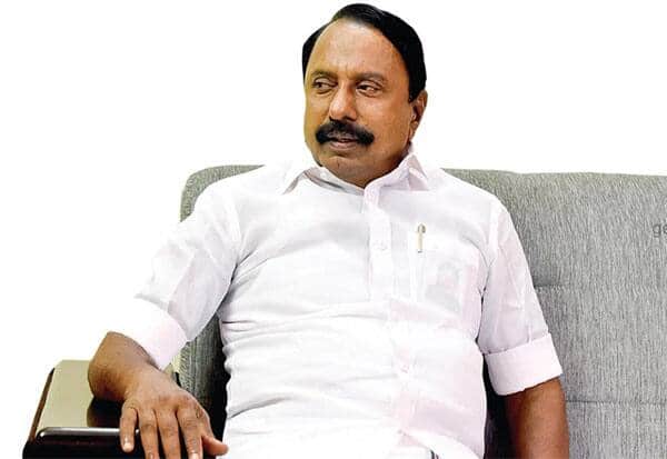 காய்க்கிற மரம்தான் கல்லடி படும்; செங்கோட்டையன் தத்துவ பேச்சு