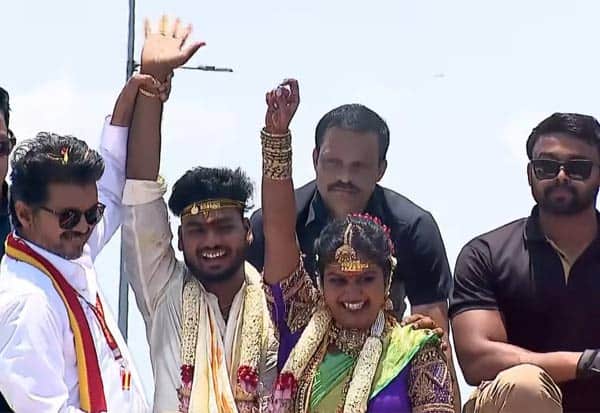 இறுதிகட்ட பிரசாரம்; விஜய் ரோடு ஷோவில் நடந்த சுவாரஸ்யம்