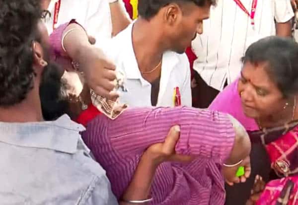 சென்னையில் விஜய் பிரசாரக் கூட்டத்தில் காத்திருந்த பெண்கள் அடுத்தடுத்து மயக்கம்! 