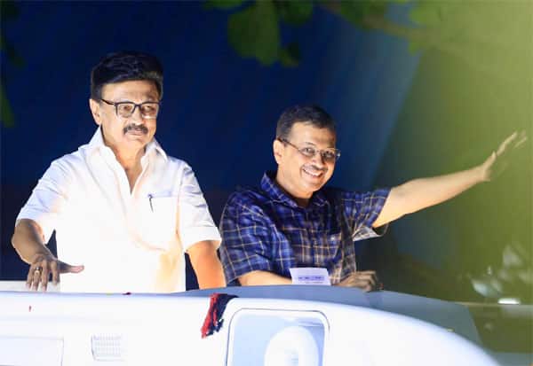 அதிமுக செய்தது பெரிய தவறு: கெஜ்ரிவால்