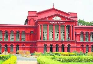  வக்கீலை செருப்பால் அடித்த பெண் இன்ஸ்., மீது வழக்கு பதிய உத்தரவு 