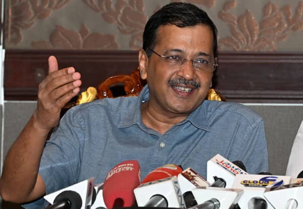 அதிமுக கூட்டணி வென்றால்  பாஜ முதல்வர் வந்து விடுவார் : சொல்கிறார் கெஜ்ரிவால் 