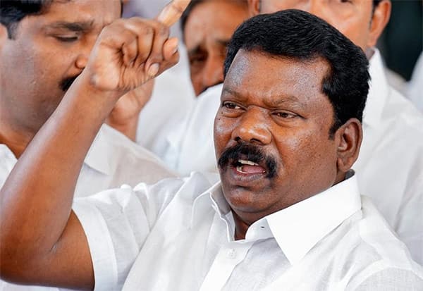 பொய் சொன்ன காங்., செல்வப்பெருந்தகை; வருமான வரித்துறையினர் போலீசில் புகார்