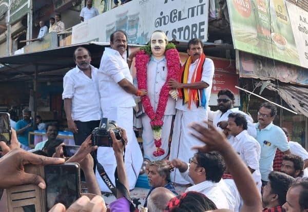 ரிஷிவந்தியத்தை விட உளுந்துார்பேட்டை தொகுதி அதிக ஓட்டுகள் பெற வேண்டும் மாவட்ட செயலாளர் வசந்தம் கார்த்திகேயன் பேச்சு