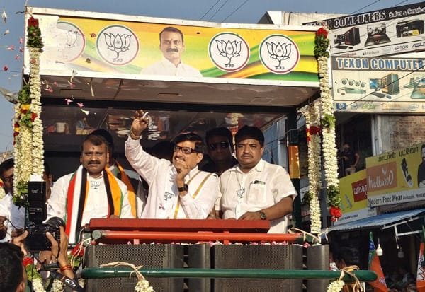 பா.ஜ., வேட்பாளர் முருகனுக்கு ஆதரவாக ம.பி. முதல்வர் மோகன் யாதவ் ரோடு ஷோ