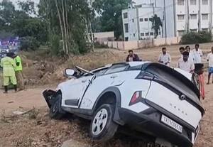 ஓட்டுப்போட வந்த 3 பேர் பலி; ஓசூர் அருகே கோர விபத்து