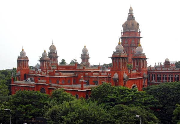 சிறைகளில் அடைக்கப்பட்டவர்கள் ஓட்டளிக்க முடியாது; ஐகோர்ட் உத்தரவு