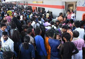 சொந்த ஊர்களில் ஓட்டு போட ஆர்வம்: இரண்டு நாட்களில் 9 லட்சம் பேர் பயணம்