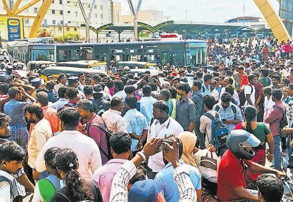 போதிய பஸ்கள் இல்லை; ஓட்டு போட முடியாமல் மக்கள் தவிப்பு