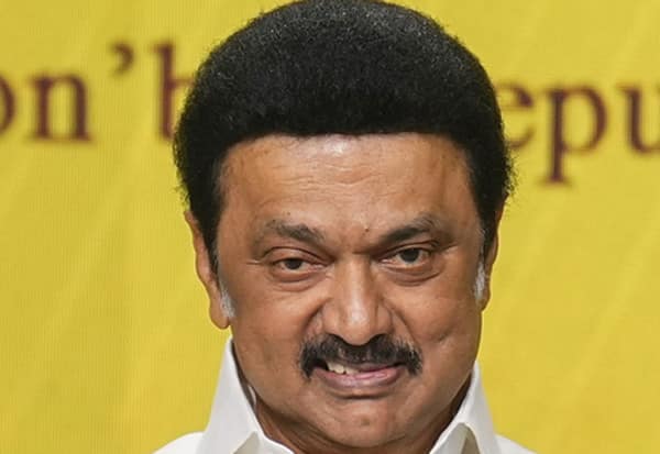  தி.மு.க., தேர்தல் பணி கண்காணிப்பு மையத்தில் ஸ்டாலின் திடீர் ஆய்வு