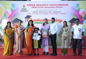  ஊசுடேரி பாரத் பள்ளியில் பட்டமளிப்பு விழா நடந்தது.