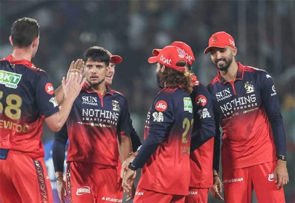 பிரிமியர் லீக் கிரிக்கெட்: 75 ரன்னுக்கு சுருண்டது டில்லி