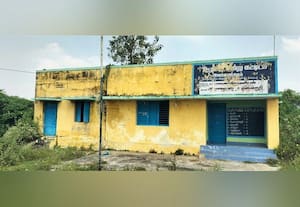  சிதிலமடைந்த ஊராட்சி அலுவலகம் அச்சத்தில் அனந்தமங்கலம் மக்கள்