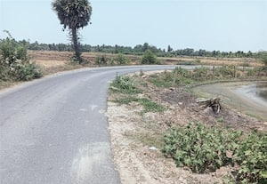  சாலை வளைவில் தடுப்பு வாகன ஓட்டிகள் கோரிக்கை
