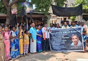 'ஜனநாயகனுக்கு' மதுரை பாப்பாபட்டி கிராம மக்கள் எதிர்ப்பு; கறுப்புக்கொடியுடன் ஆர்ப்பாட்டம்