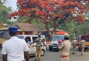 மசினகுடி - கல்லட்டி வழியாக சுற்றுலா வாகனங்கள் ஊட்டி செல்ல தடை